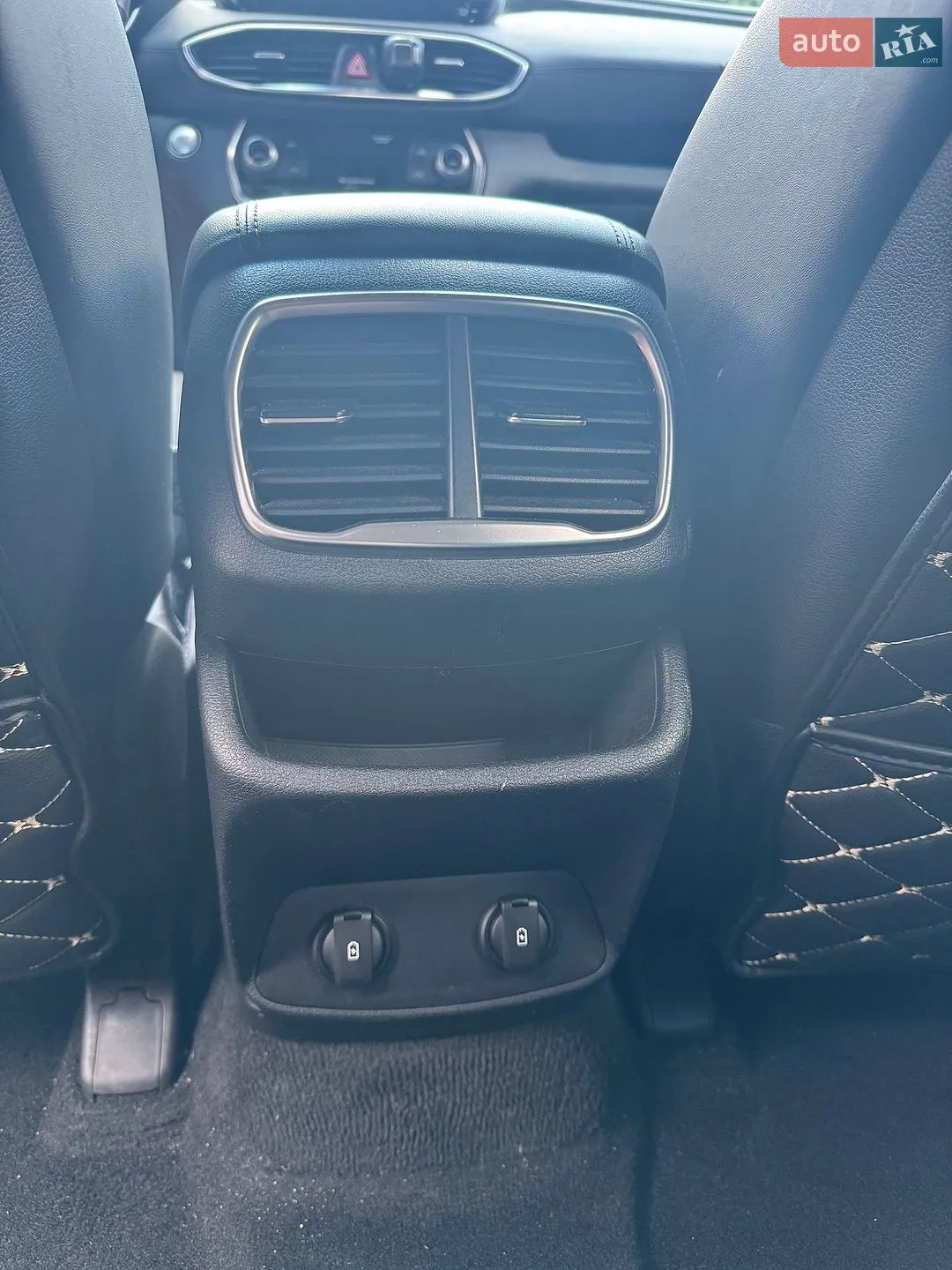 2018 Hyundai Santa Fe - мініатюра 31