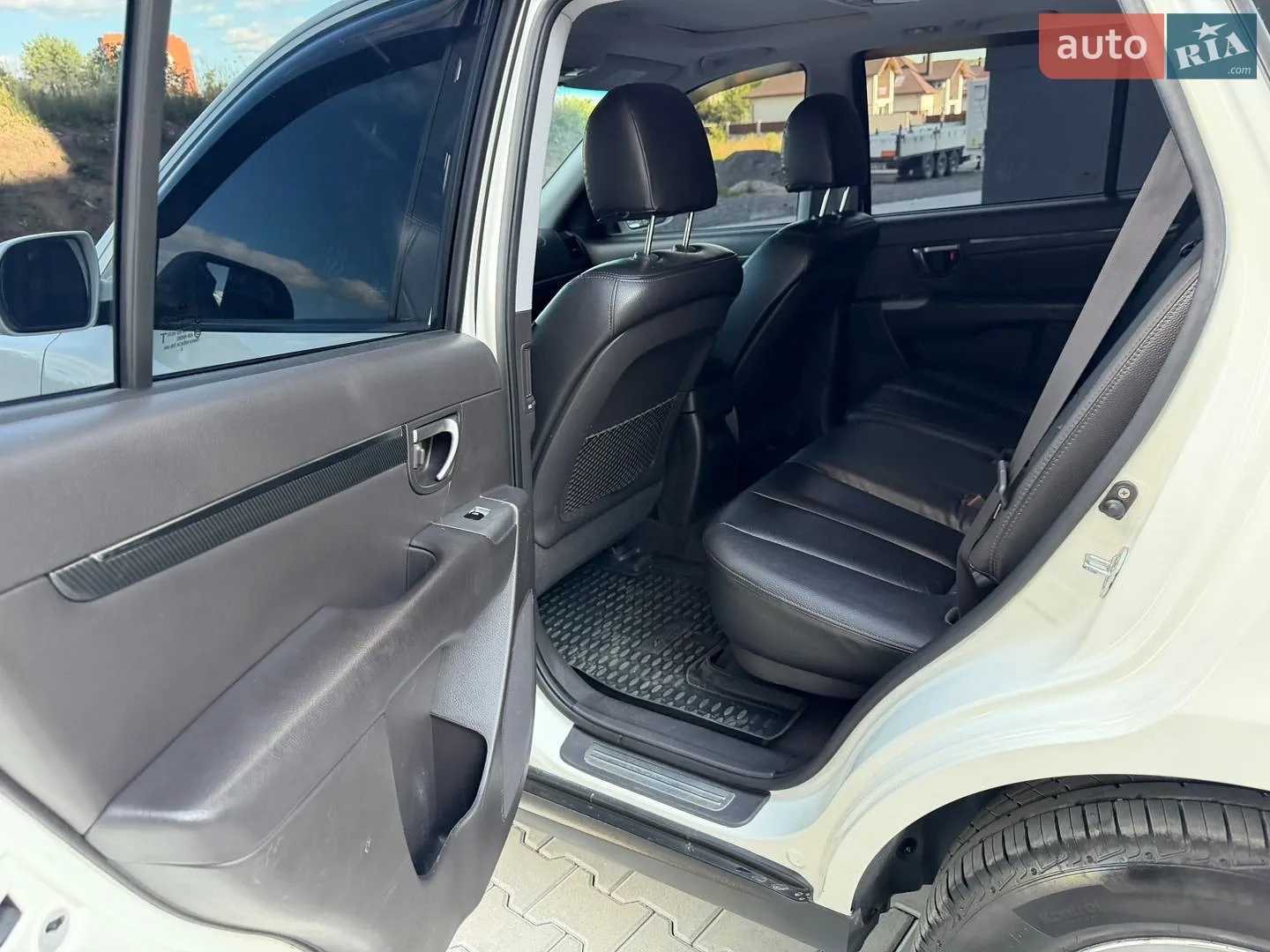 2011 Hyundai Santa Fe - мініатюра 21