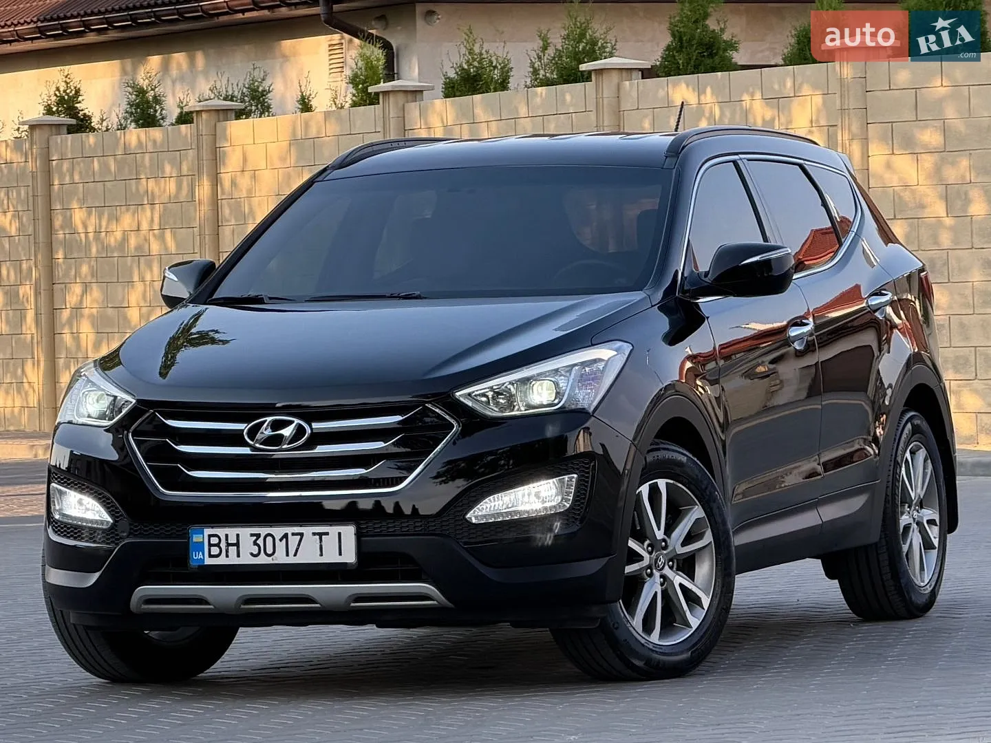 Hyundai Santa FE 2013 VIN KMHST81XDEU240839 фото оголошення 2 з 65