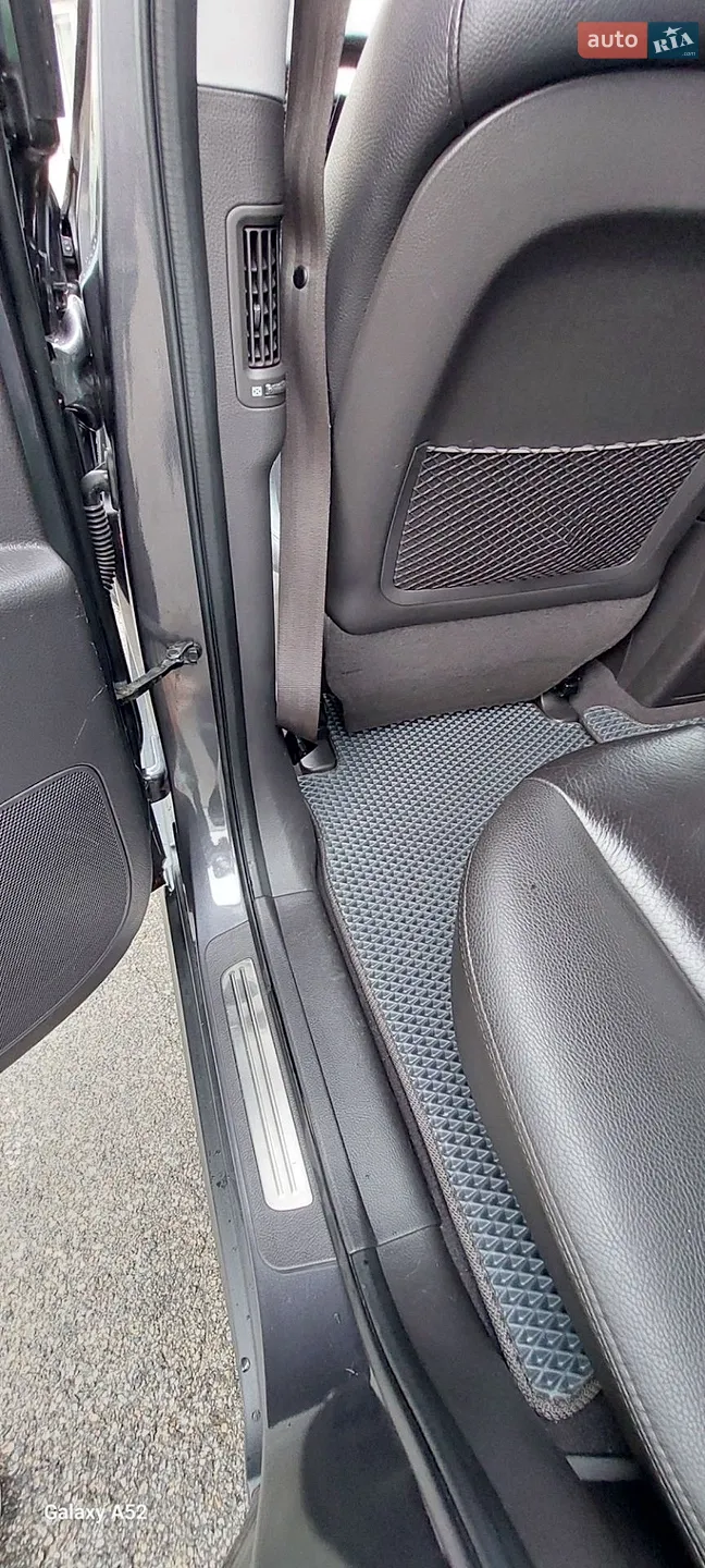 2010 Hyundai Santa Fe - мініатюра 18