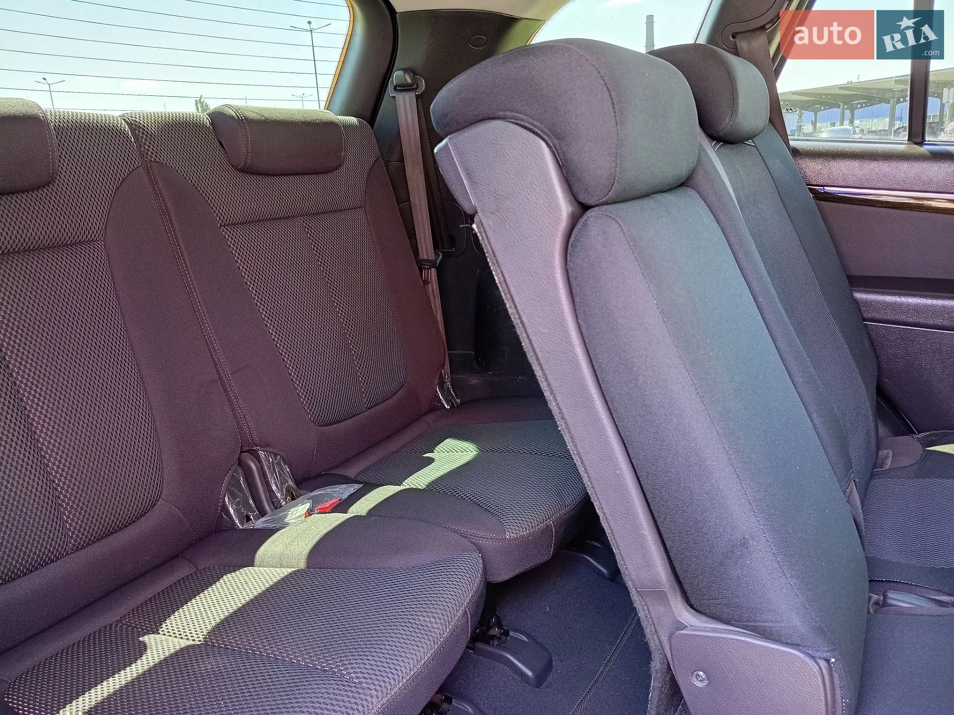 2011 Hyundai Santa Fe - мініатюра 38