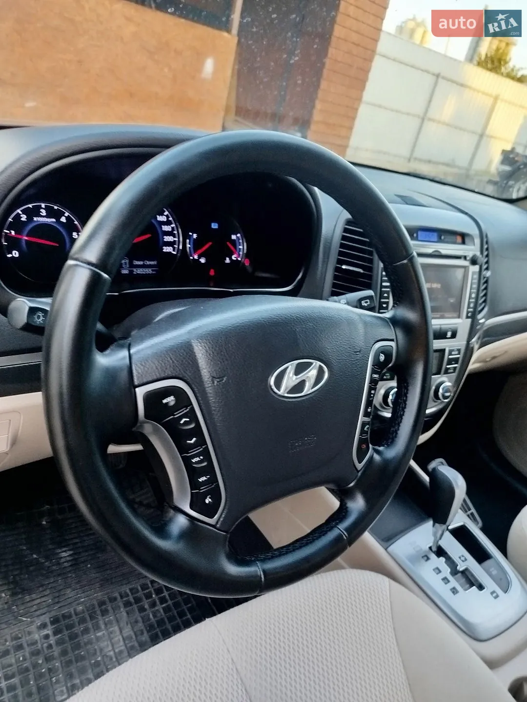 2010 Hyundai Santa Fe - мініатюра 23