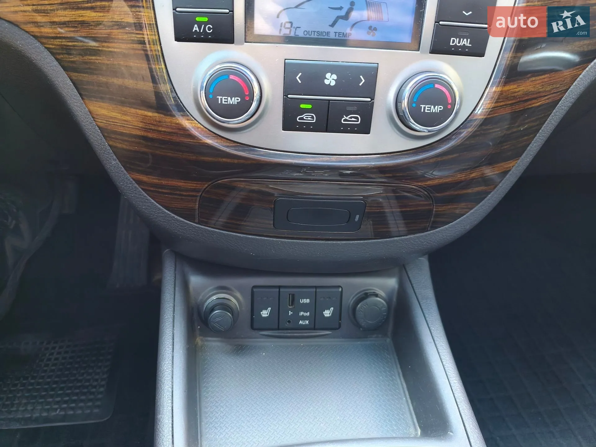 2011 Hyundai Santa Fe - мініатюра 23