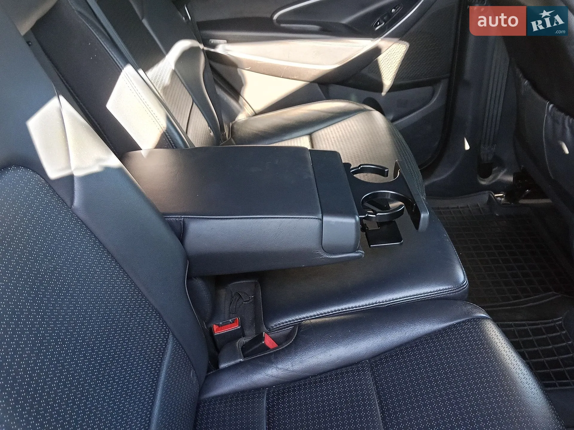 2014 Hyundai Santa Fe - мініатюра 18