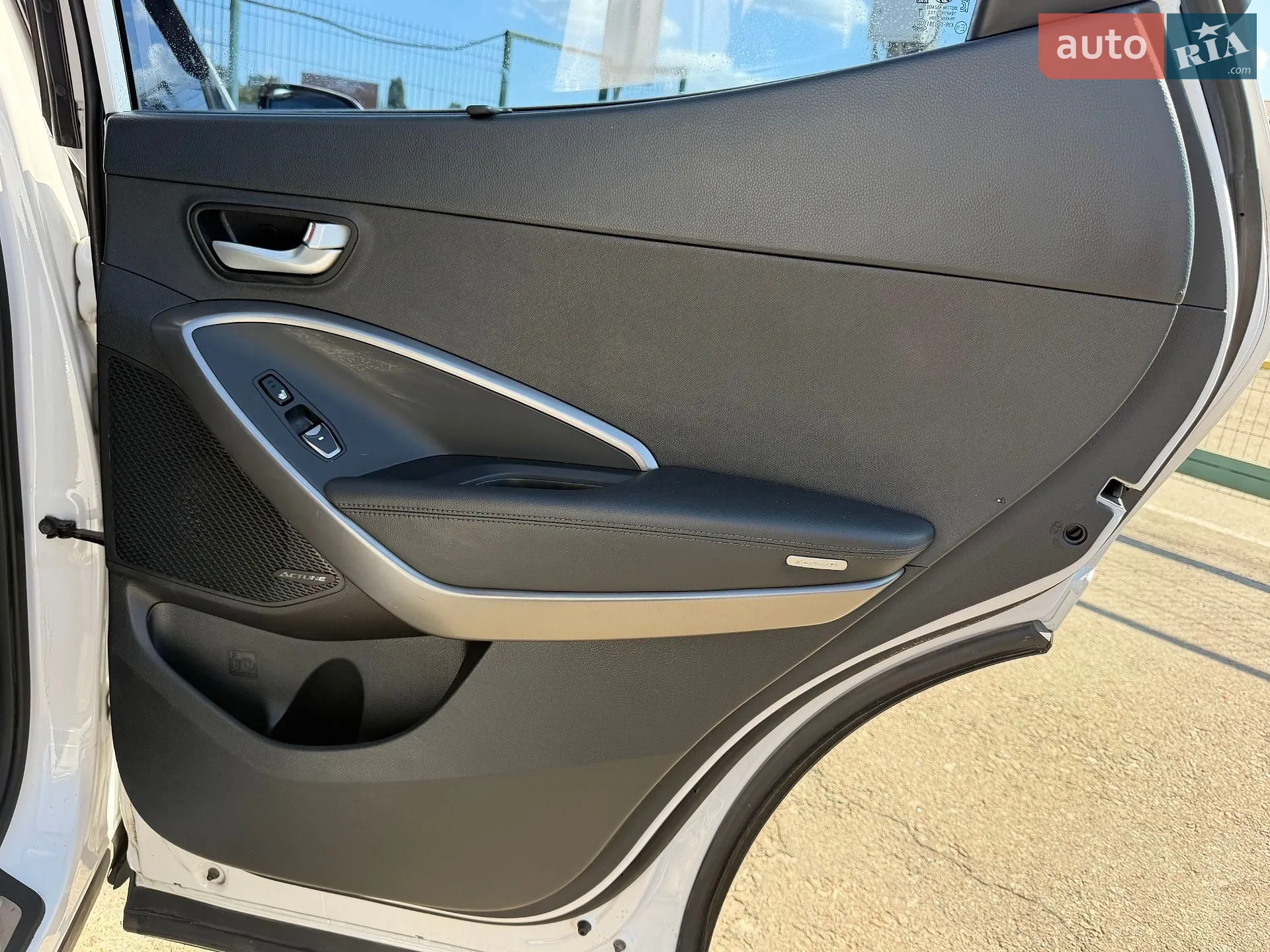 2015 Hyundai Santa Fe - мініатюра 28