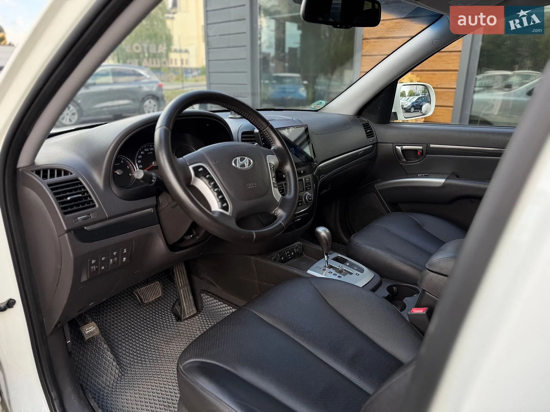 2011 Hyundai Santa Fe - мініатюра 27