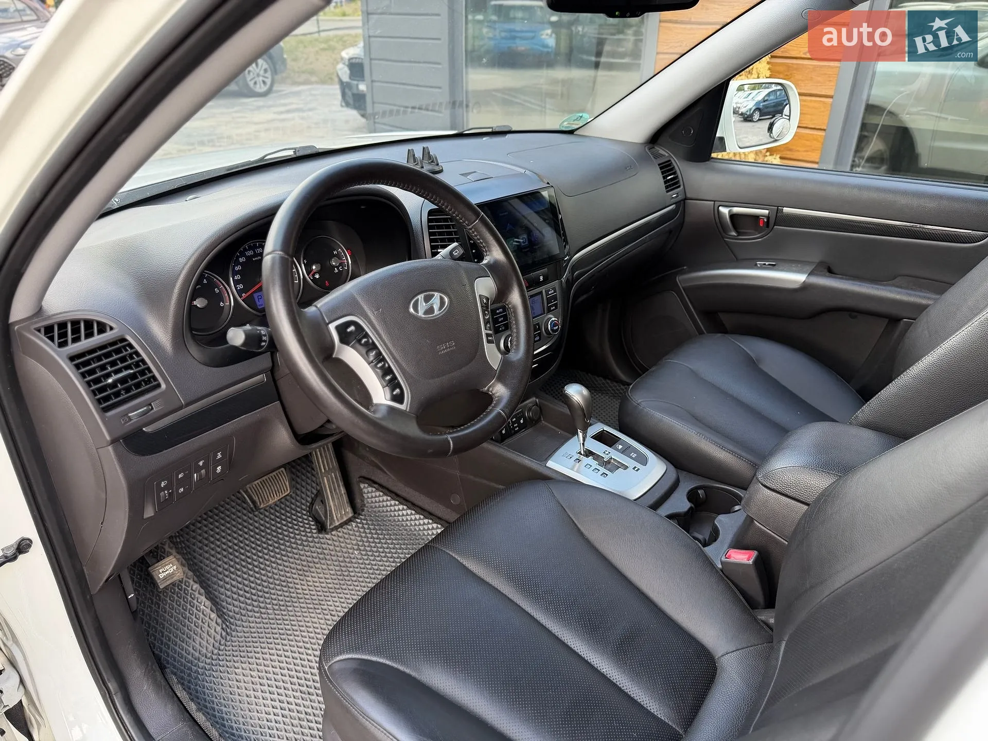 2011 Hyundai Santa Fe - мініатюра 28