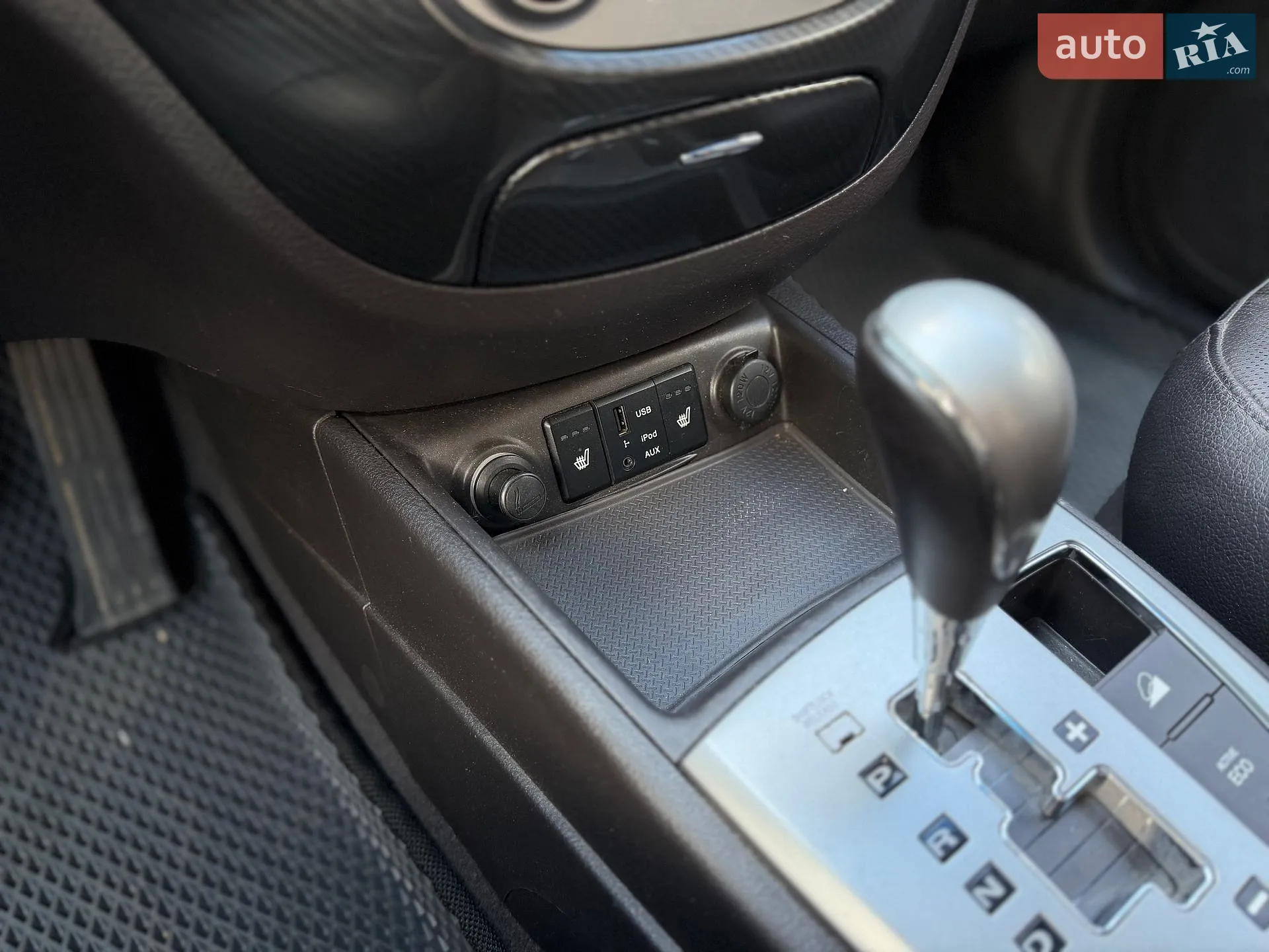 2011 Hyundai Santa Fe - мініатюра 42