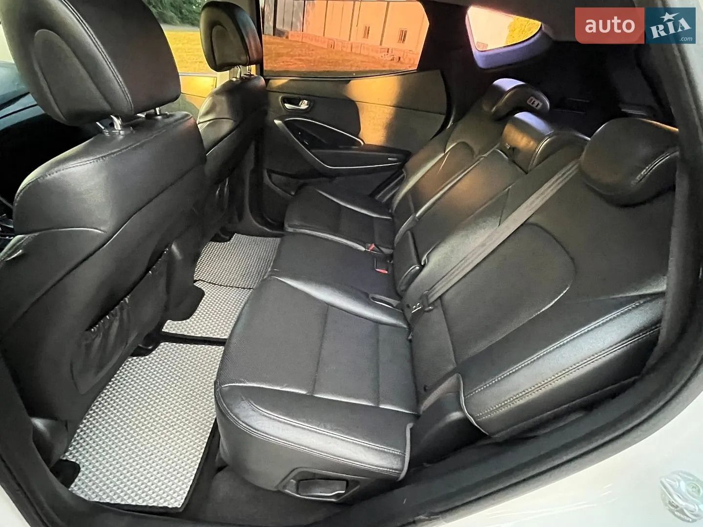 2012 Hyundai Santa Fe - мініатюра 27