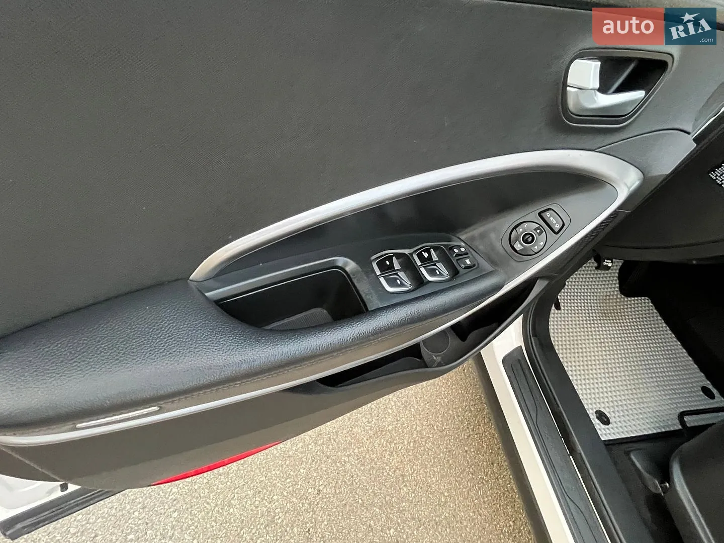 2012 Hyundai Santa Fe - мініатюра 28