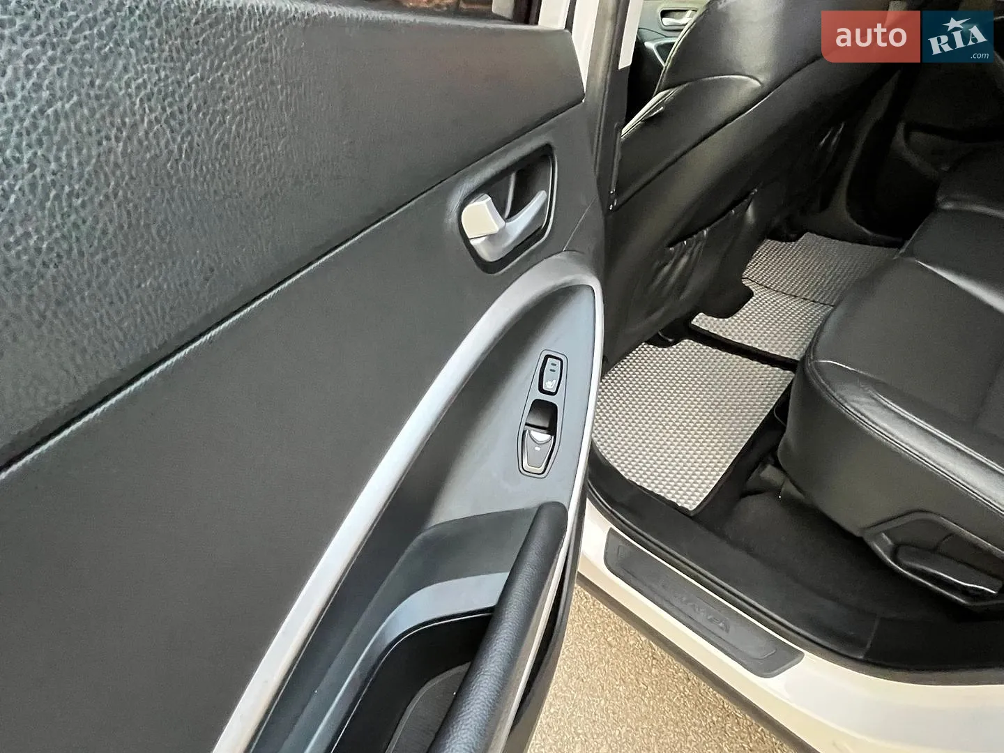2012 Hyundai Santa Fe - мініатюра 29