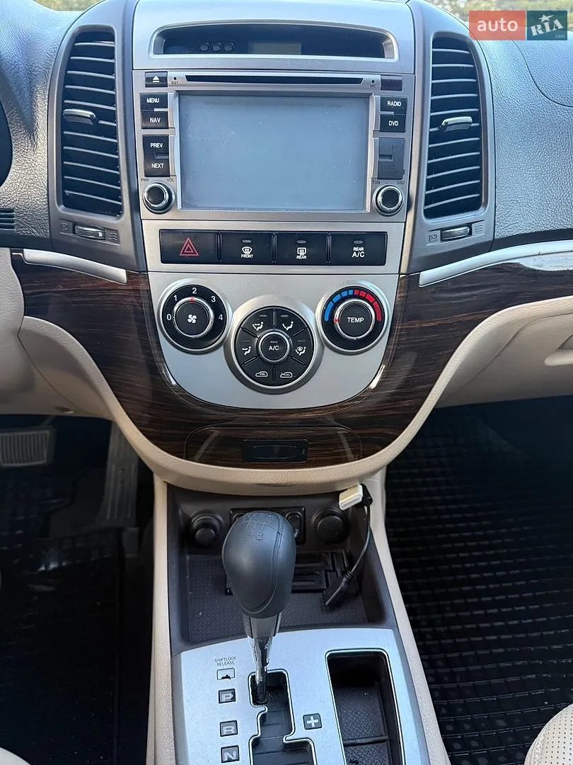 2011 Hyundai Santa Fe - мініатюра 16
