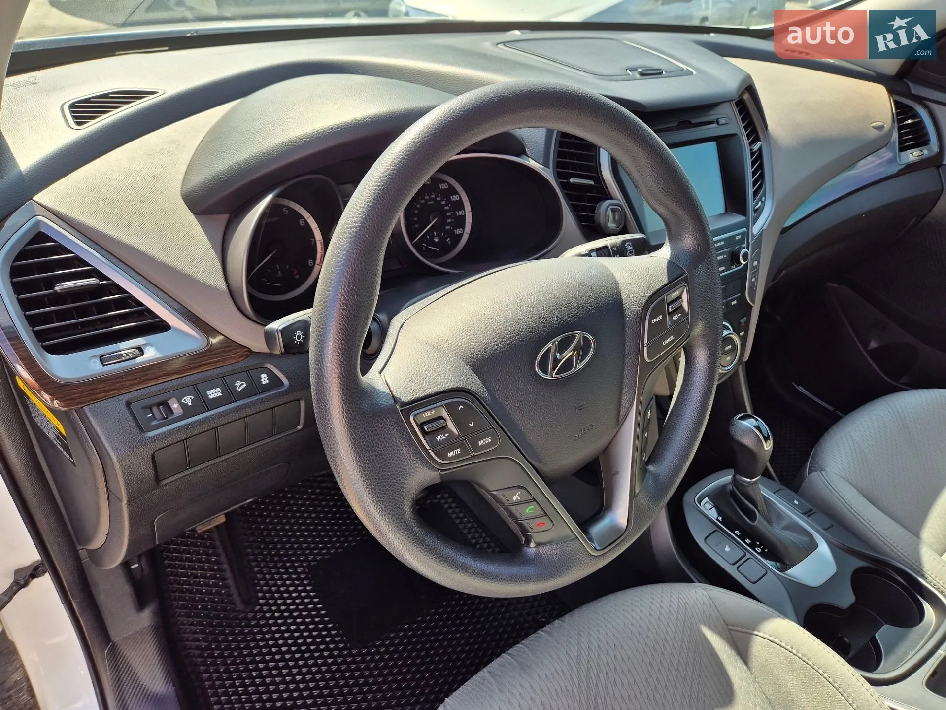 2017 Hyundai Santa Fe - мініатюра 14