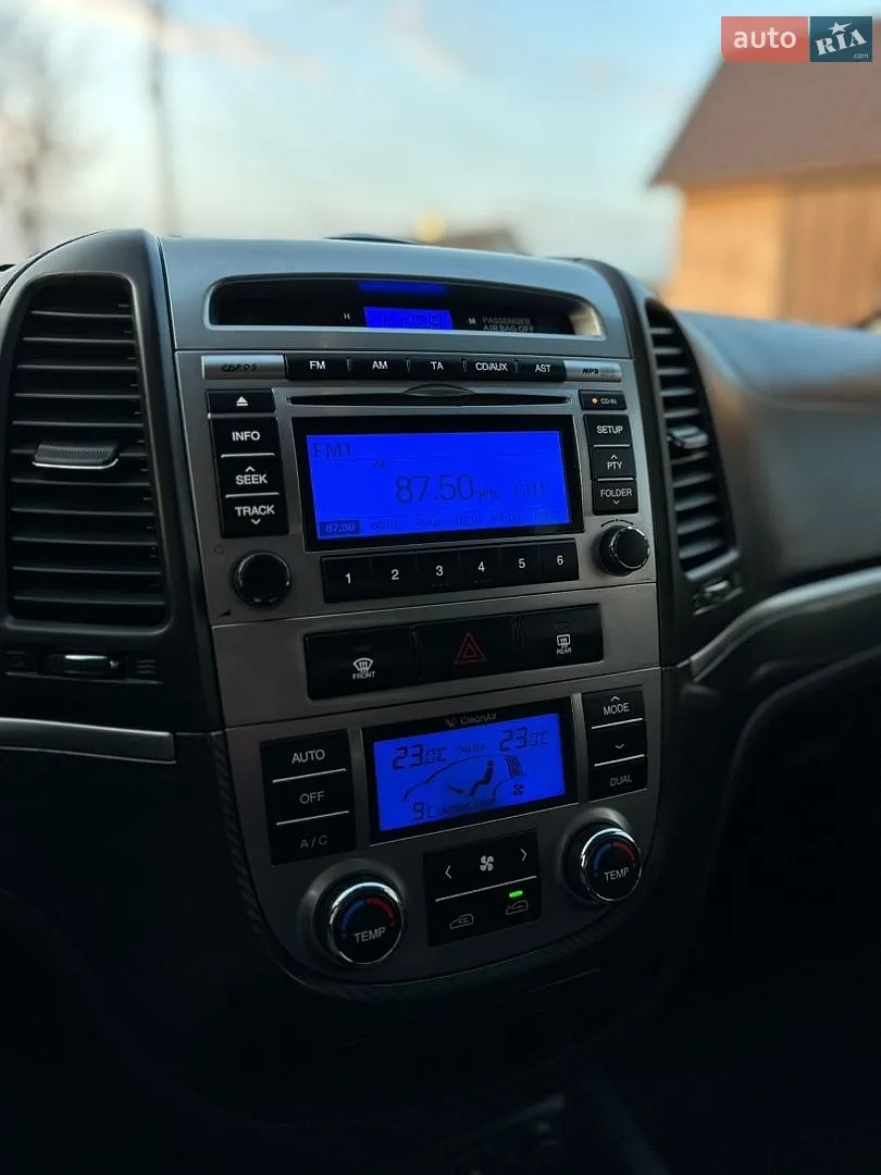 2010 Hyundai Santa Fe - мініатюра 38