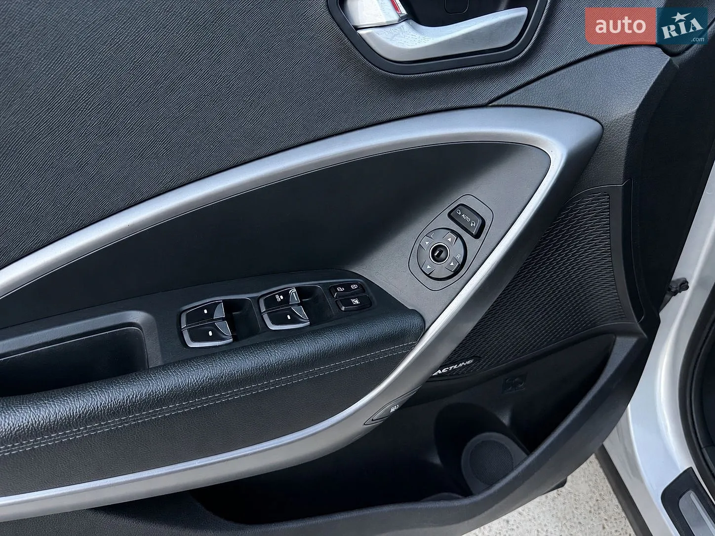 2012 Hyundai Santa Fe - мініатюра 18