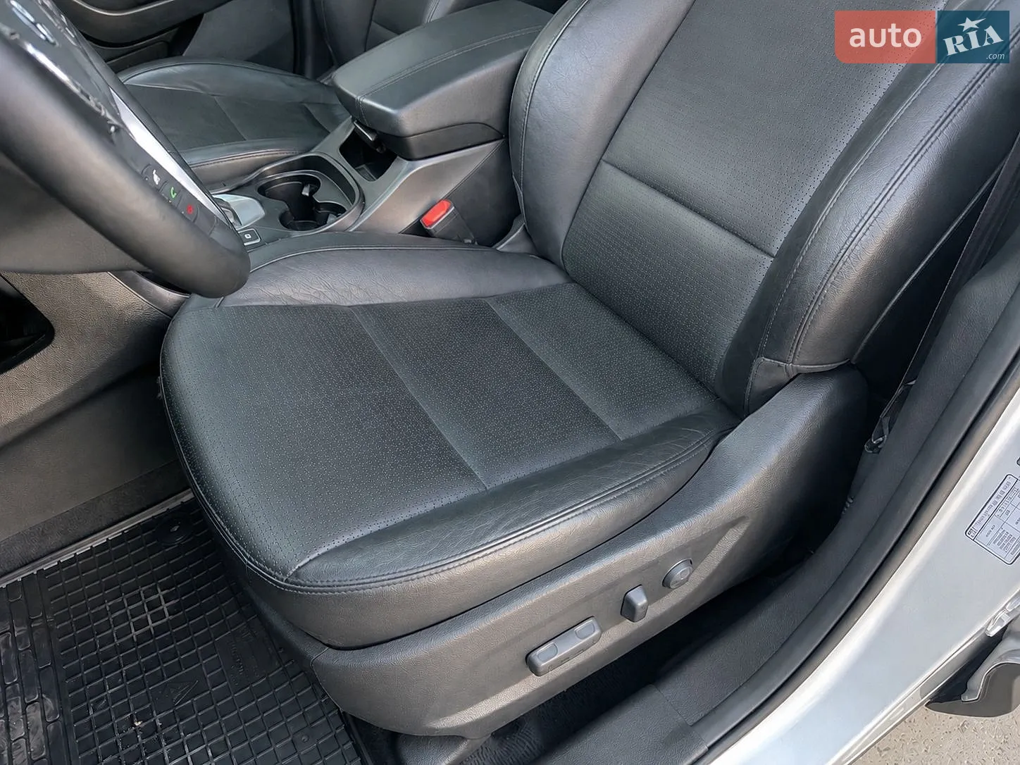 2012 Hyundai Santa Fe - мініатюра 16