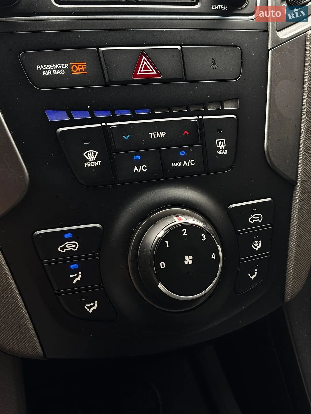 2016 Hyundai Santa Fe - мініатюра 32