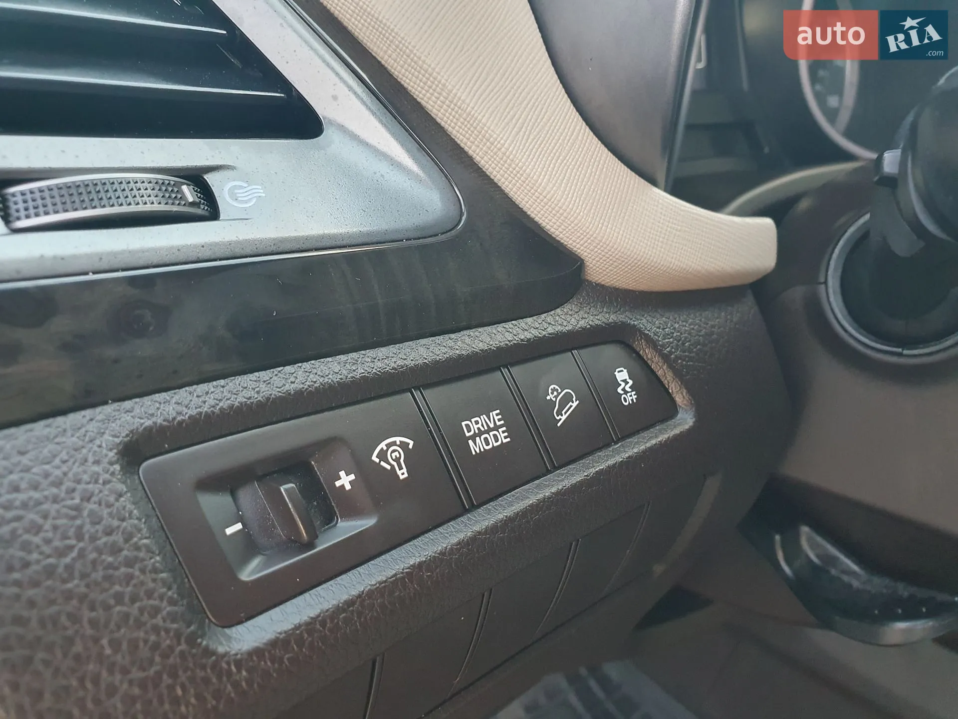 2017 Hyundai Santa Fe - мініатюра 25