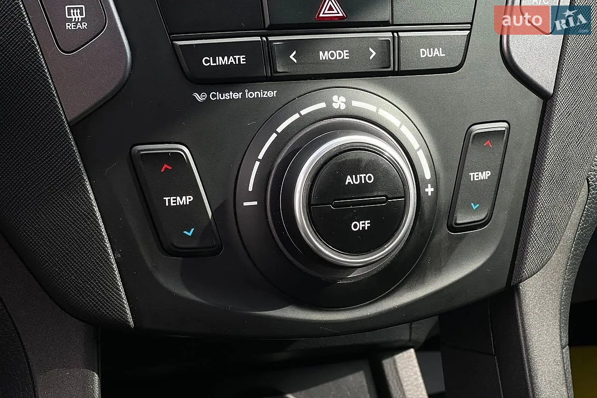 2012 Hyundai Santa Fe - мініатюра 16