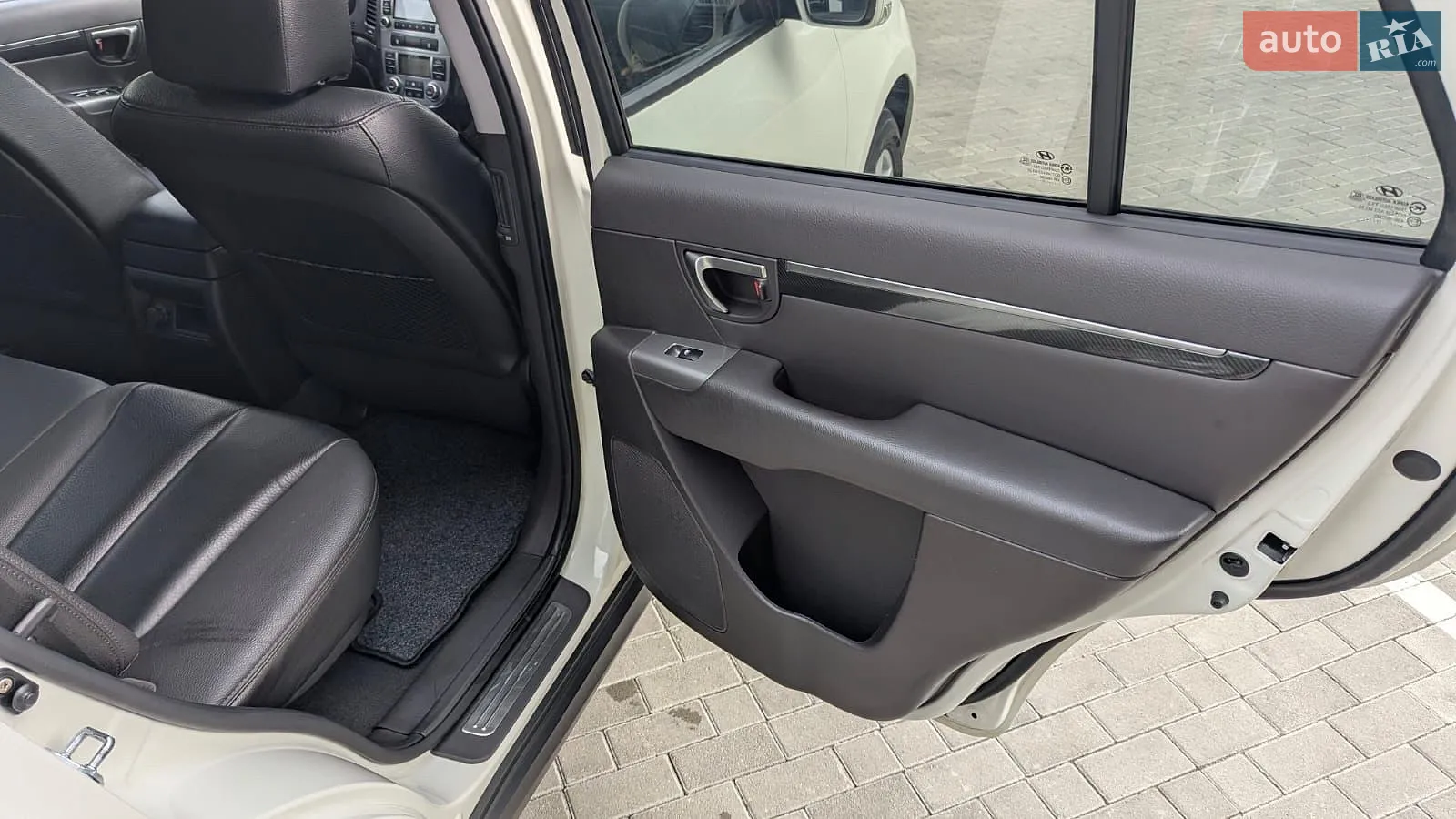 2011 Hyundai Santa Fe - мініатюра 17