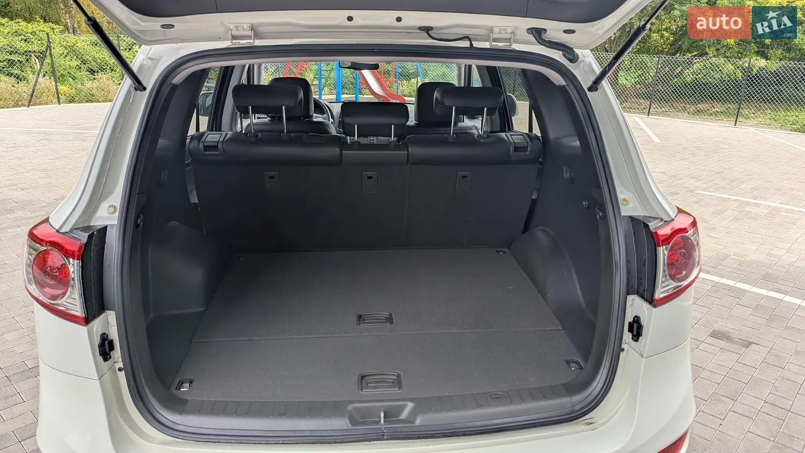 2011 Hyundai Santa Fe - мініатюра 30
