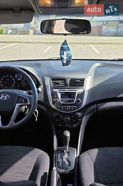 Седан Hyundai Solaris 2015 в 