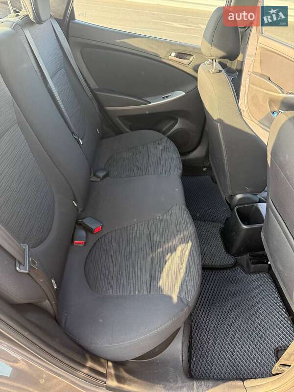 Седан Hyundai Solaris 2015 в Львове