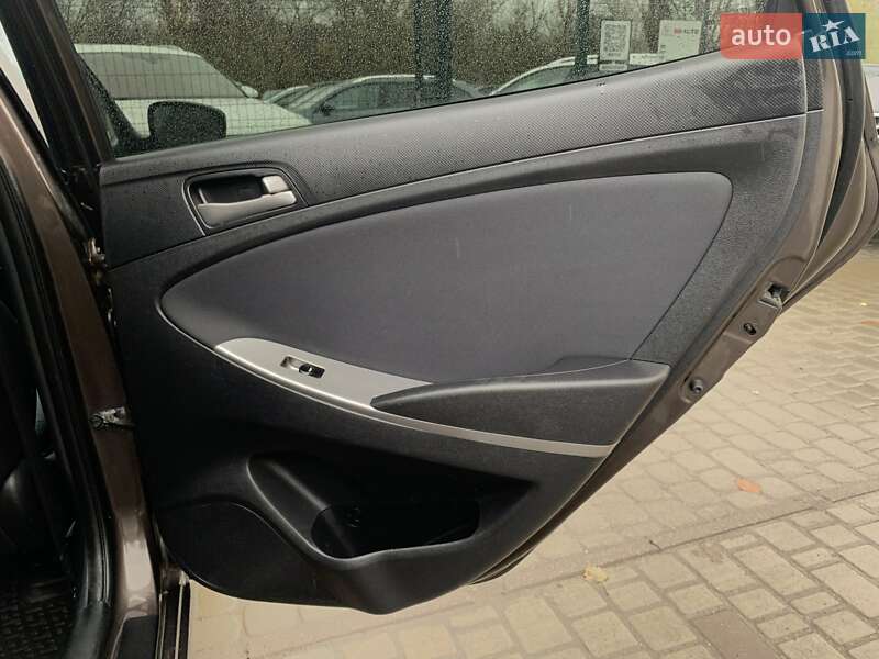 Седан Hyundai Solaris 2016 в Бердичеве