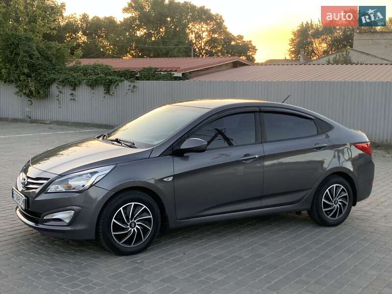 Седан Hyundai Solaris 2015 в Козельщине