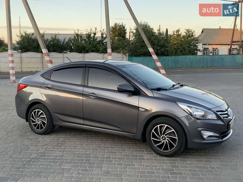 Седан Hyundai Solaris 2015 в Козельщине