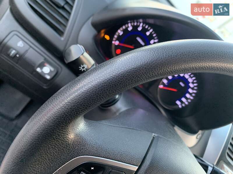 Седан Hyundai Solaris 2015 в Козельщине