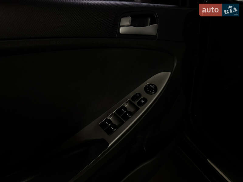 Седан Hyundai Solaris 2016 в Києві фото 11 Седан Hyundai Solaris 2016 в Києві