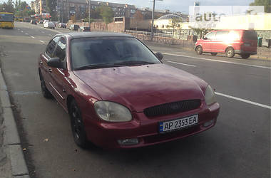 Седан Hyundai Sonata 2000 в Киеве