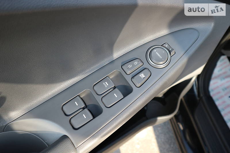 Седан Hyundai Sonata 2014 в Харькове фото 10 Седан Hyundai Sonata 2014 в Харькове