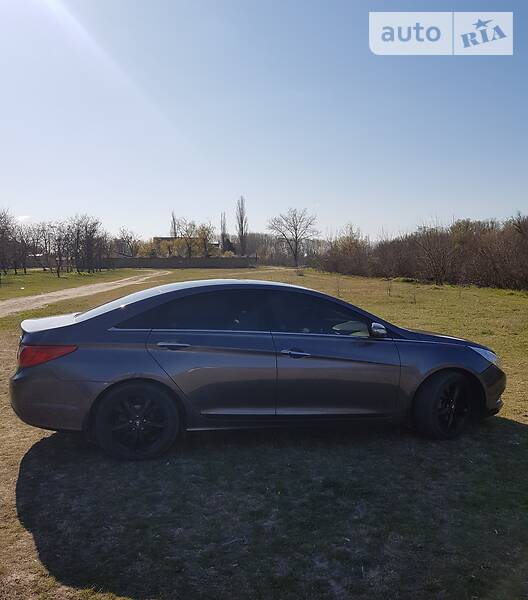 Седан Hyundai Sonata 2010 в Олешках