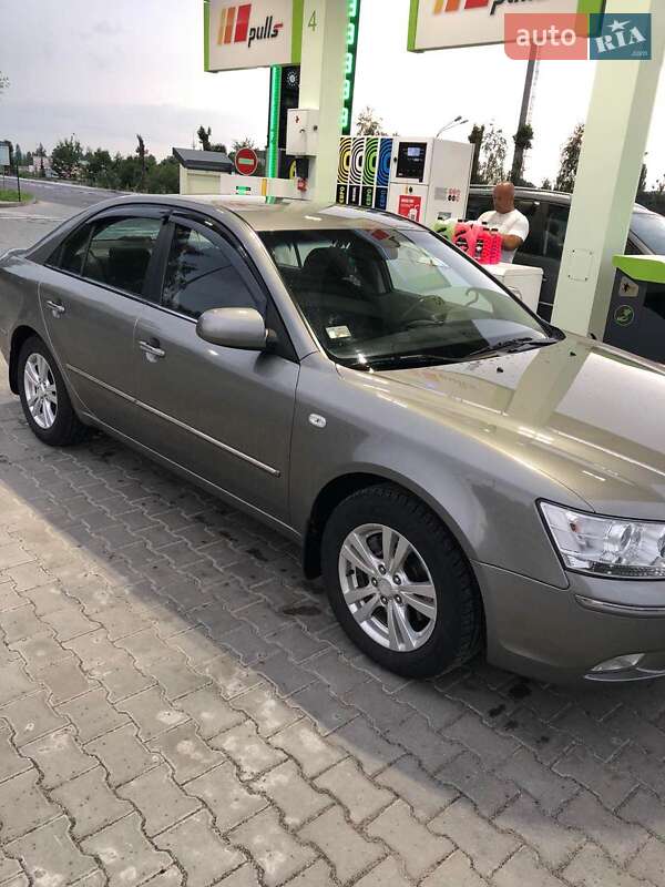 Hyundai Sonata 2009
