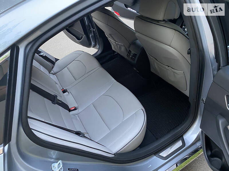 Седан Hyundai Sonata 2014 в Києві