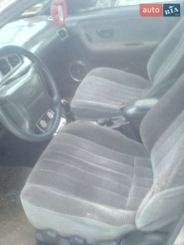 Седан Hyundai Sonata 1994 в Дубровице