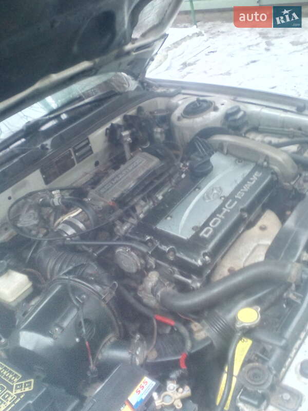 Седан Hyundai Sonata 1994 в Дубровице