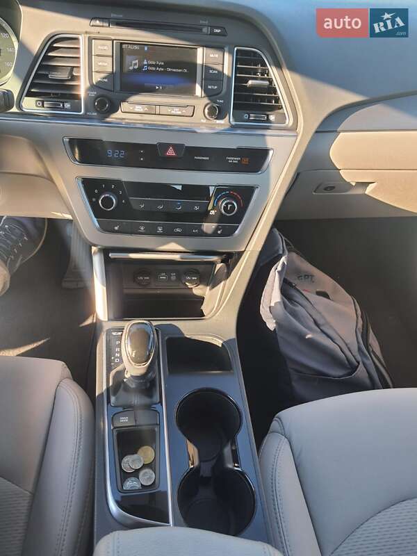 Седан Hyundai Sonata 2014 в Черновцах