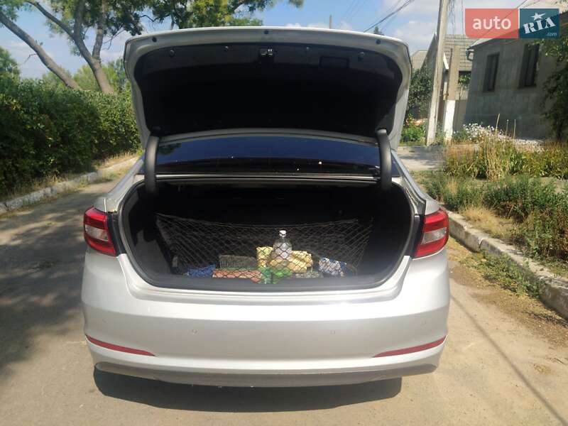 Седан Hyundai Sonata 2015 в Болграде фото 9 Седан Hyundai Sonata 2015 в Болграде