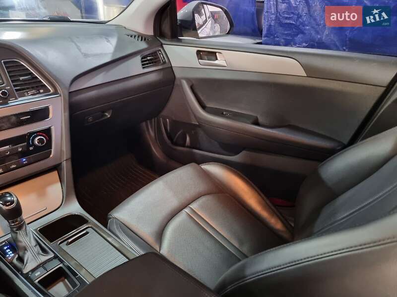 Седан Hyundai Sonata 2015 в Рахове