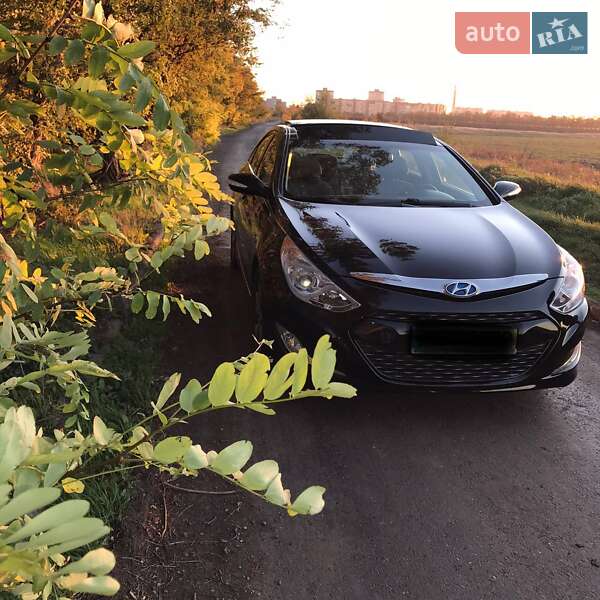 Седан Hyundai Sonata 2014 в Кривом Роге