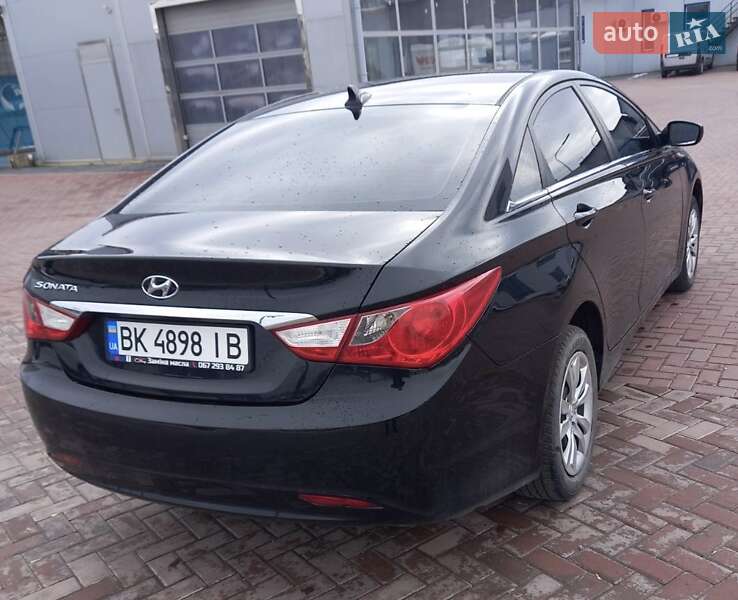Седан Hyundai Sonata 2011 в Ровно