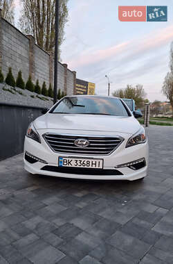 Седан Hyundai Sonata 2015 в Ровно