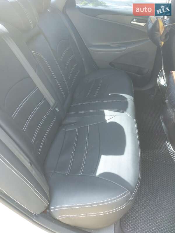 Седан Hyundai Sonata 2012 в Черкасах