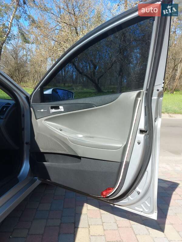 Седан Hyundai Sonata 2012 в Черкасах