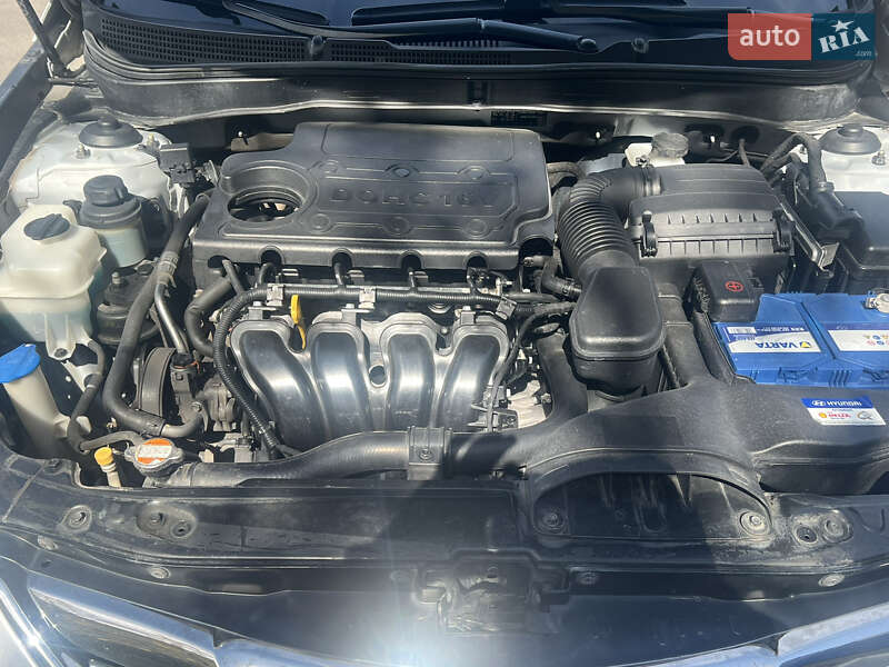 Седан Hyundai Sonata 2011 в Сумах