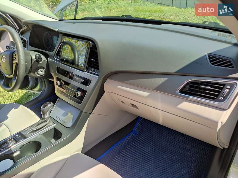Седан Hyundai Sonata 2017 в Каменец-Подольском