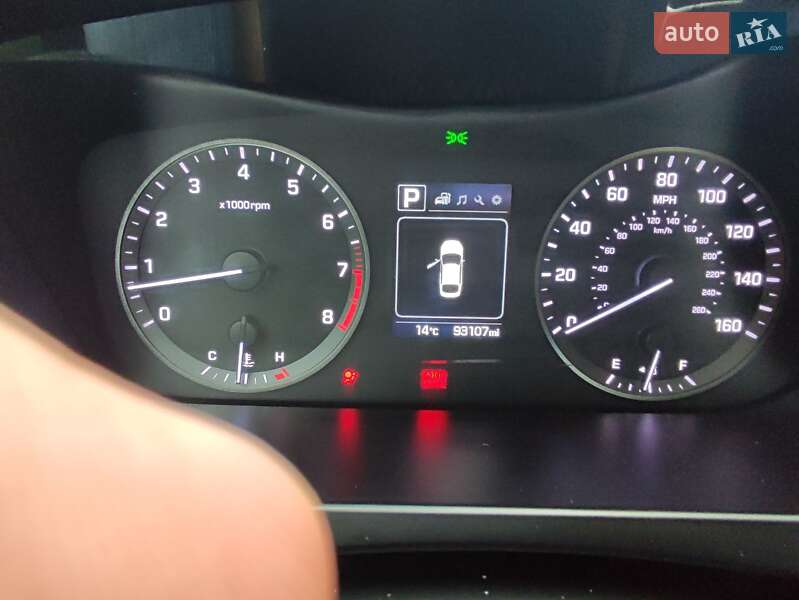 Седан Hyundai Sonata 2016 в Волочиске